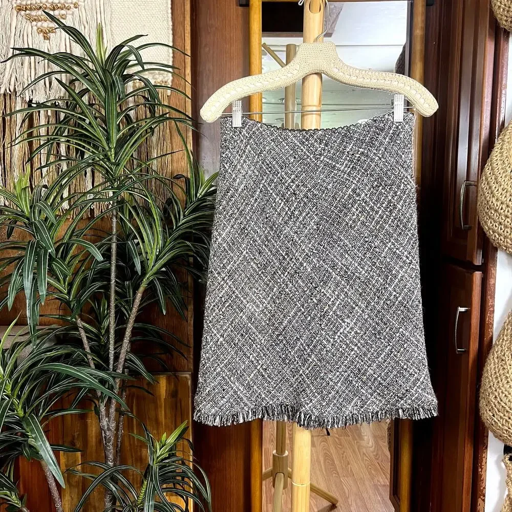 Kenneth Cole Tweed Pencil Skirt 2 Brown Taupe Boucle Fringe Hem Wool Blend Lined